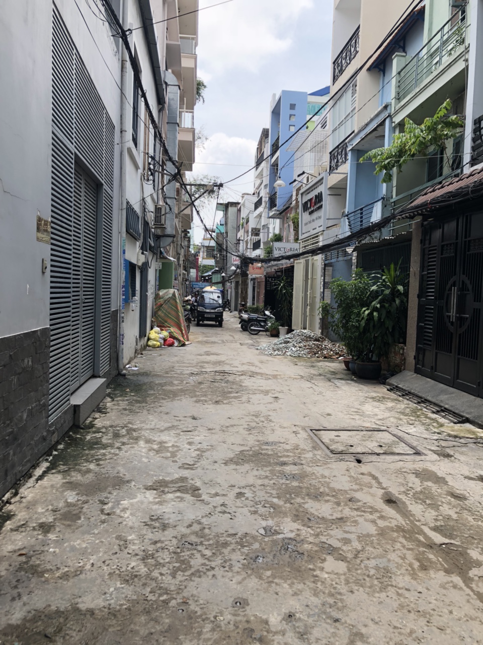Chính chủ gửi bán nhà HXH đường Lê Văn Sỹ gần Trần Quang Diệu- Huỳnh Văn Bánh phường  14 quận 3. DT : 4 x 14m, giá 10.8 tỷ.