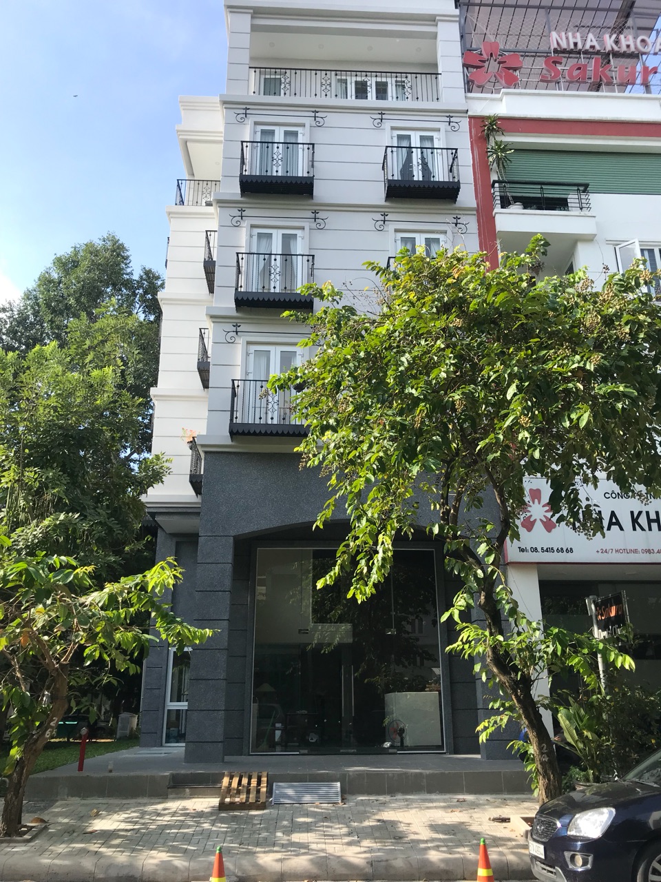 Bán nhà phố Hưng Phước 1 DT 6 x 18.5m, giá 19 tỷ thương lượng, sổ hồng