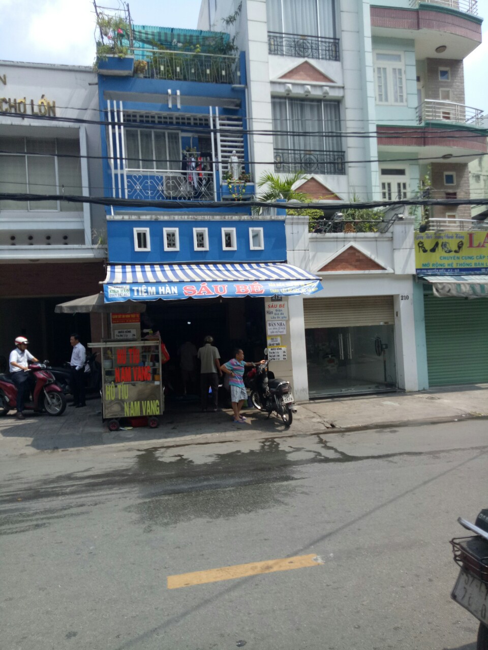 Xuất cảnh gia đình cần bán mặt tiền đường Nguyễn Bá Tòng, gần chợ vải Tân Bình. 4.1x20m, giá hấp dẫn cho khách thiện chí