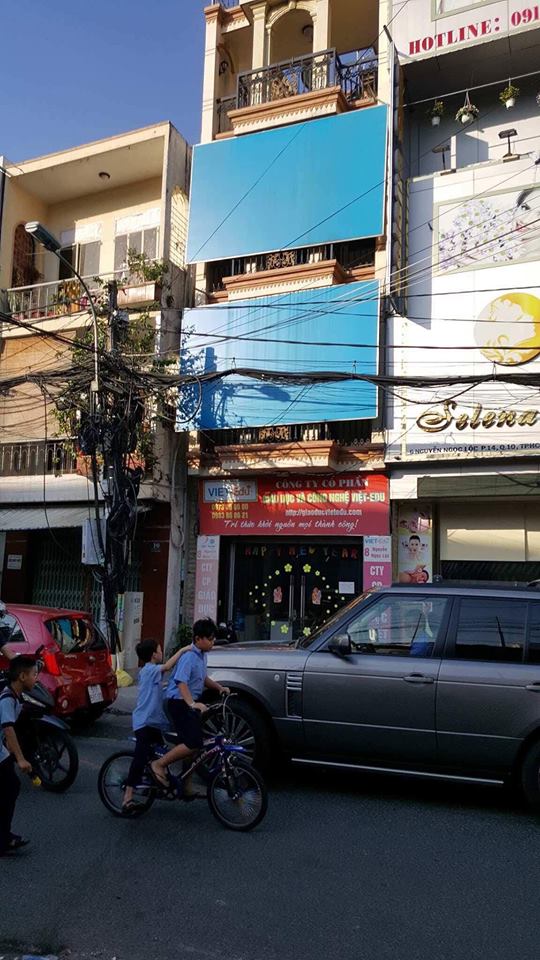 9. Chính chủ cần bán gấp nhà đường Trần Bình Trọng, DT: 4.3x12m, giá chỉ 9.3 tỷ TL