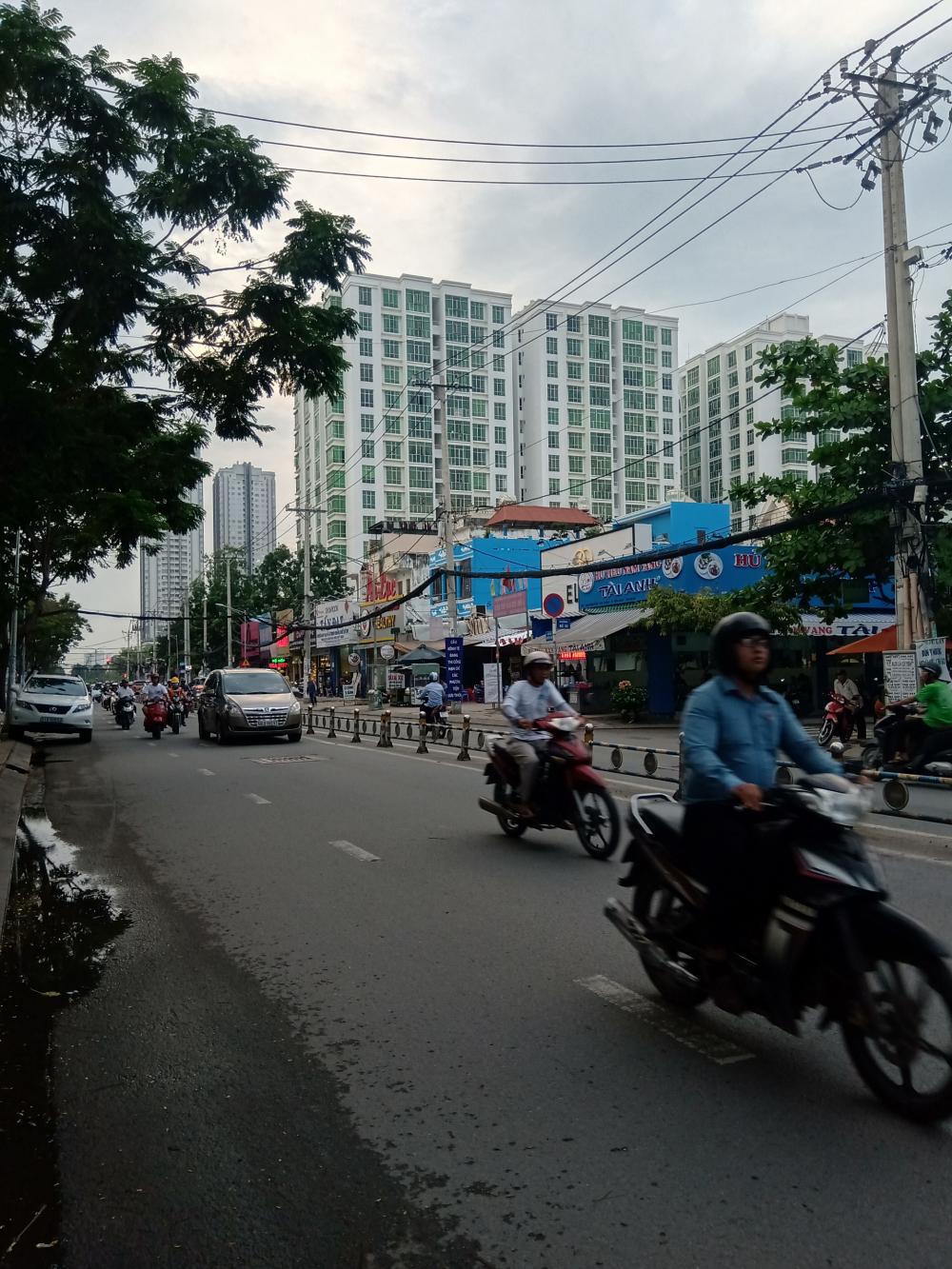 Bán nhà mặt tiền Nguyễn Thị Thập, Q7, DT 4*26m. Vị trí đẹp, giá bán 19.5 tỷ