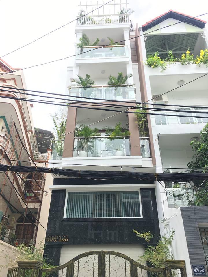 Bán nhà mặt tiền đường Nguyễn Trọng Lội, Tân Bình, khu người Hàn, 3 lầu mới