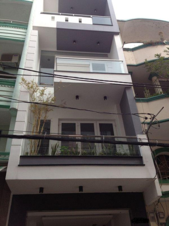 Bán nhà 4 tầng mặt tiền Trần Hưng Đạo, Q5, 4x20m, giá rẻ nhất con đường