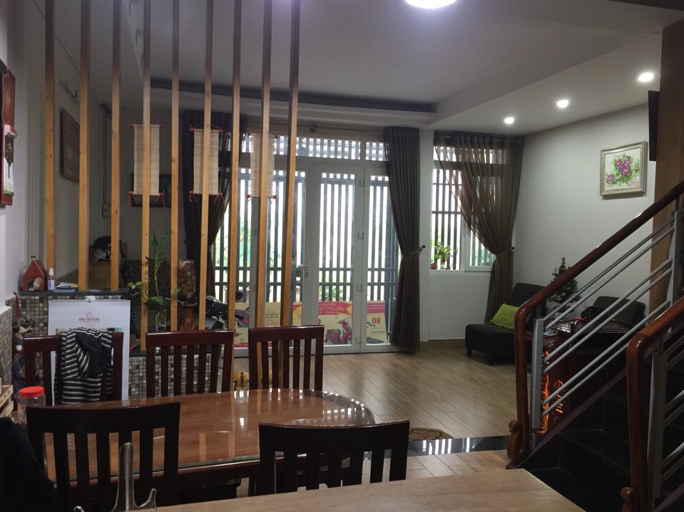 Cần bán gấp nhà MT Phan Văn Trị, P. 7, Q. 5, 3.4x12m, 3 lầu, giá chỉ 11 tỷ