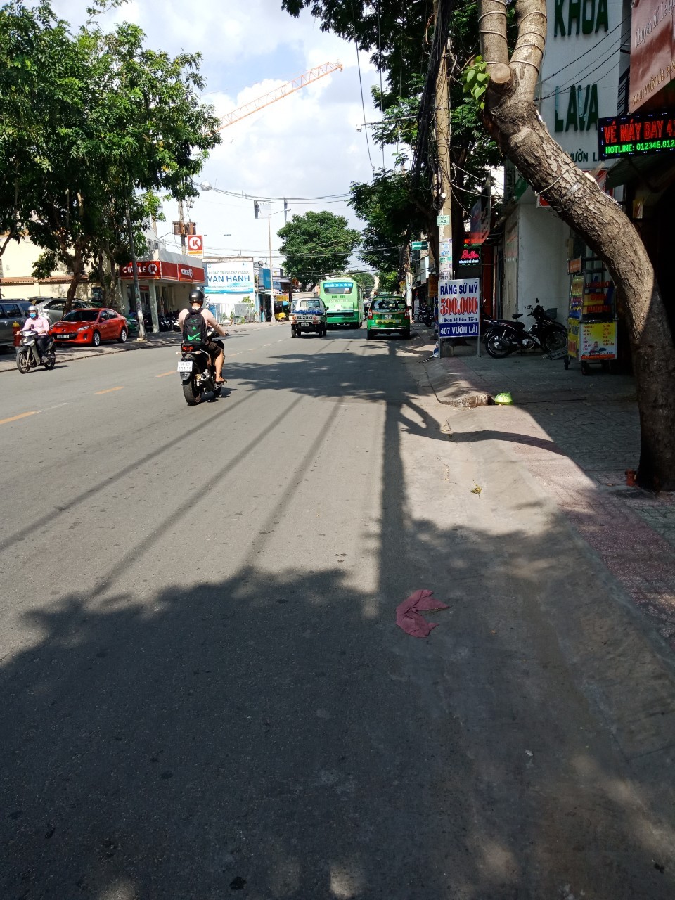 Bán nhà MTKD đường Lê Niệm, P Phú Thạnh, DT 5mx19m, 2 lầu ST, giá 8.1 tỷ