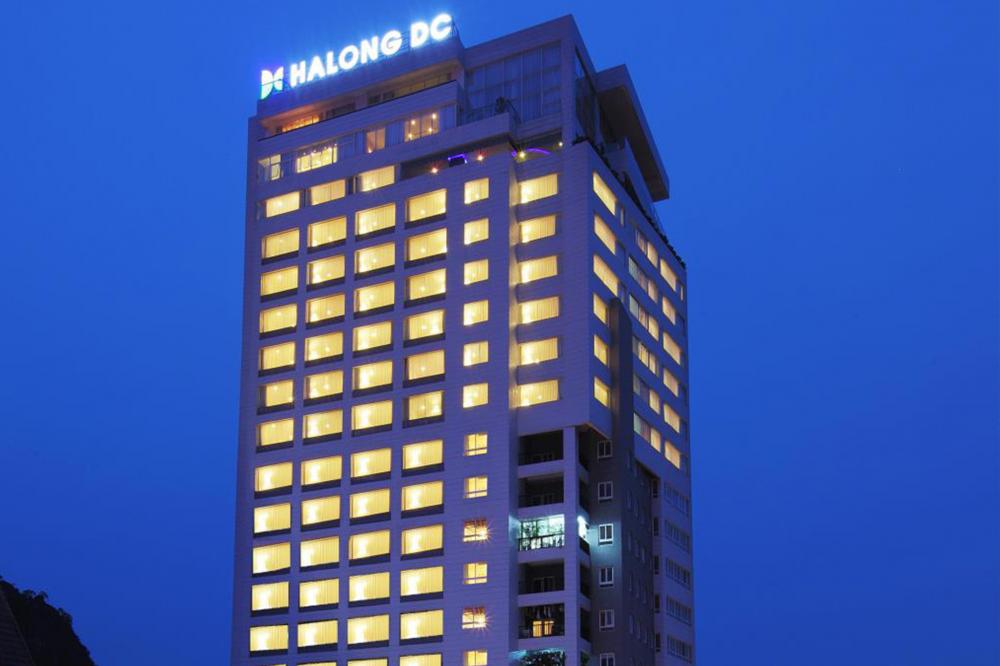 Bán gắp Khách sạn 19 phòng có thang máy thu nhập ổn định 5x20m 4 tấm có thang máy giá 15 tỷ