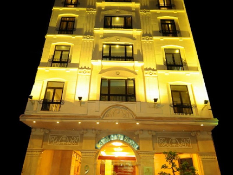 Bán khách sạn 4 sao mặt tiền Lý Tự Trọng, Bến Thành, Q1. DT: 231m2, 11 tầng, giá: 245 tỷ