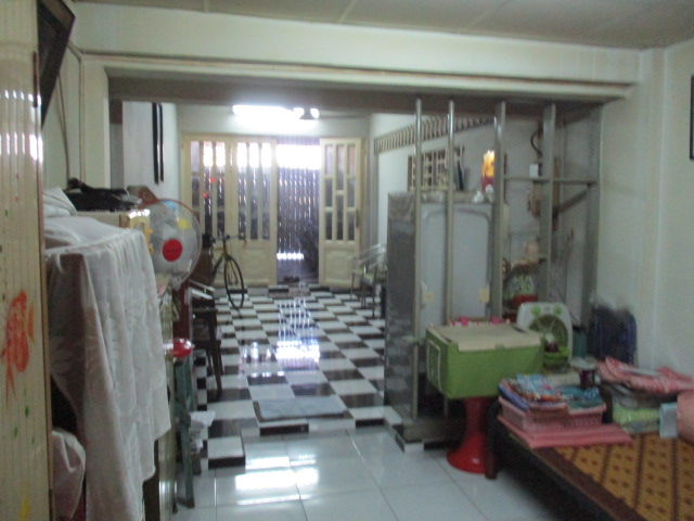 Nhà trệt, một lầu, mặt tiền Nguyễn Tất Thành, Quận 4, TPHCM