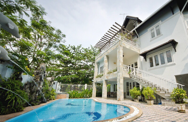 Nhượng lại ngôi Villa hai mặt tiền khu cao cấp Thảo Điền, Q.2, DT đất 700m2, giá 105 tỷ(TL)