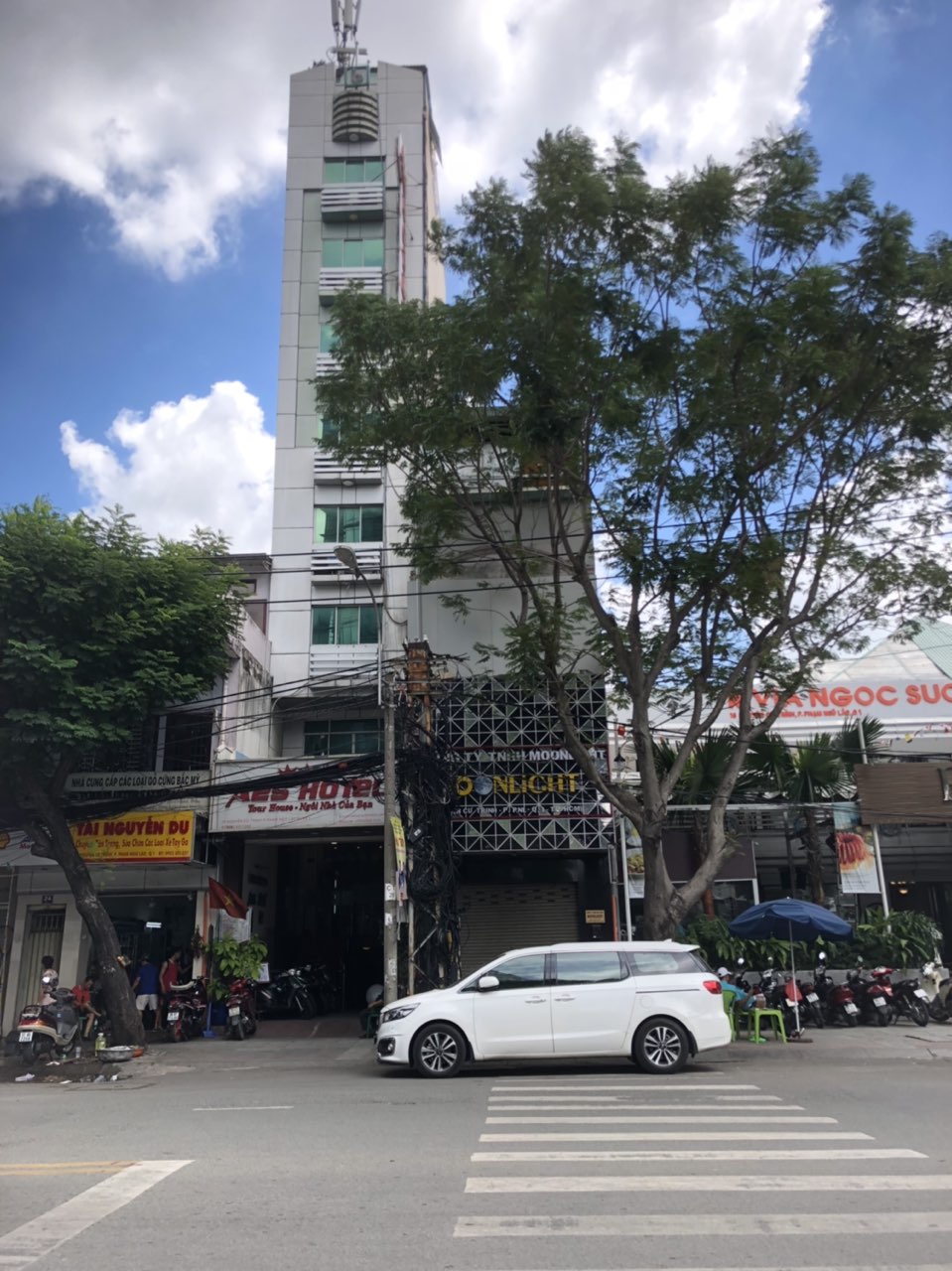Bán Gấp nhà Mặt tiền đường Nguyễn Trãi, P Bến Thành, Quận 1. 4,1x21m,Hầm 5 lầu,giá rẻ 49 tỷ