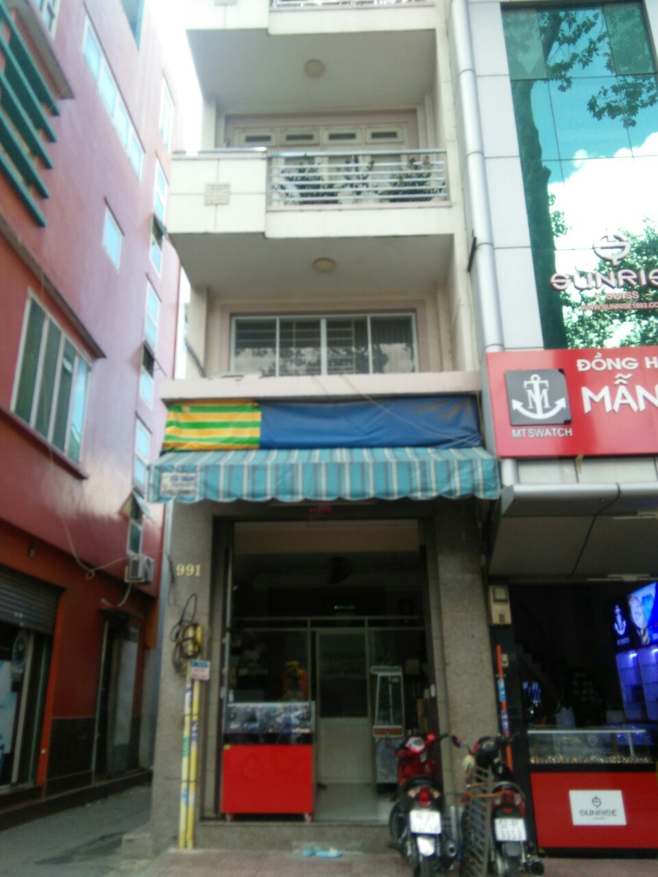 Bán gấp nhà mặt tiền đường Hùng Vương đối diện trung tâm Thương mại 30 tầng nhà 5 lầu thang máy giá bán chỉ có 26 tỷ