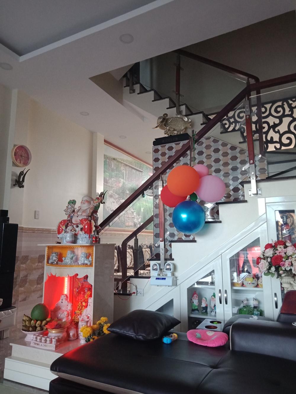 Nhà rất đẹp, 3 tầng, đường Nguyễn Văn Tạo, Nhà Bè
