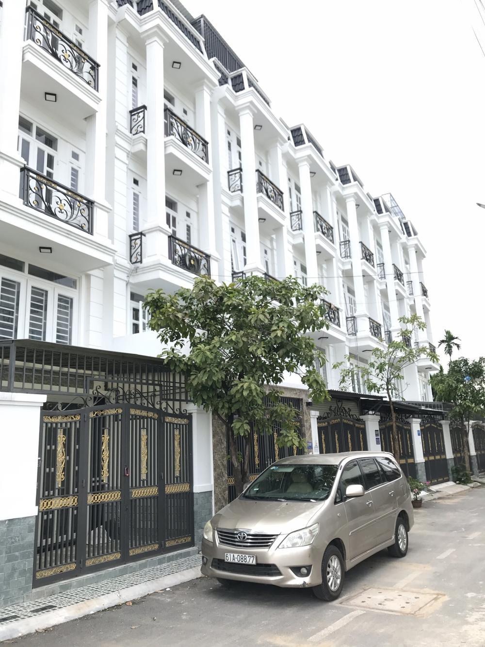 Bán nhà SHR xây mới 1 trệt 3 lầu gần ngã tư Ga, P. Thạnh Lộc, Q12