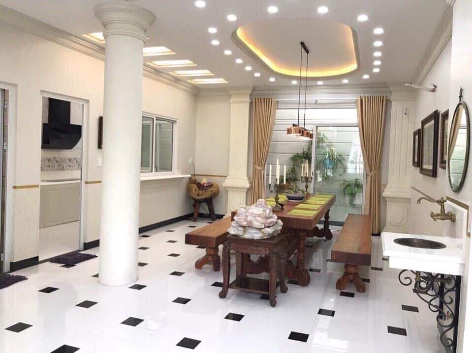 Bán nhà biệt thự Nguyễn Thành Ý, P. Đa Kao, Quận 1. (12,4m*14,4m) 3 lầu. Giá 36 tỷ