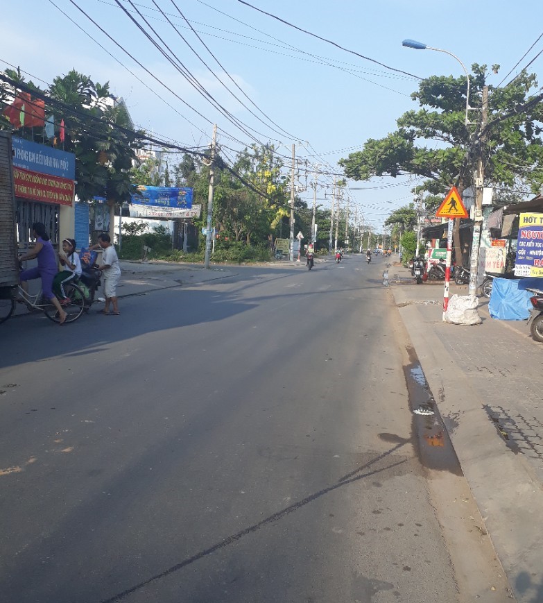 Bán gấp biệt thự D32 mặt tiền đường lớn khu dân cư Nam Long Phú Thuận, Quận 7 