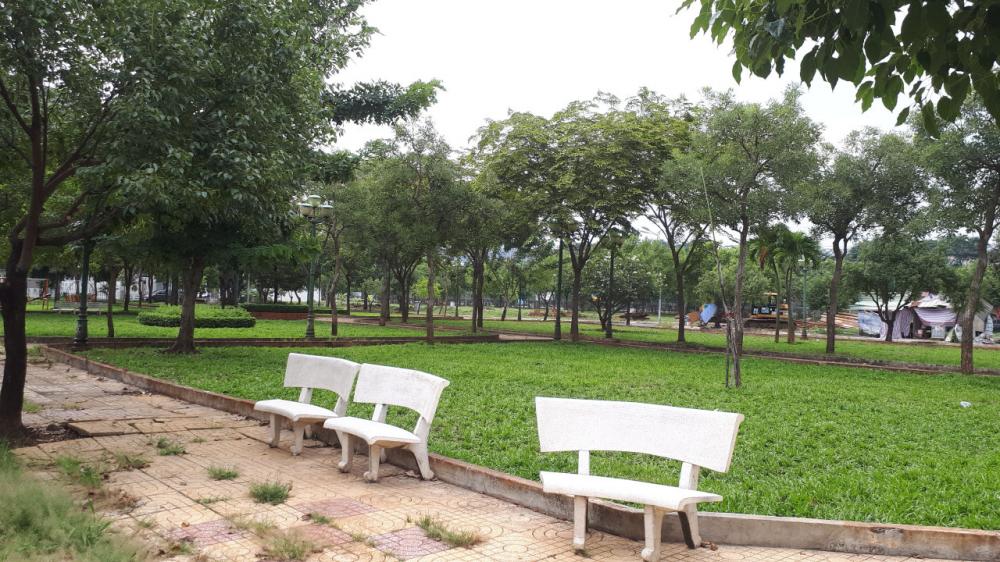 Bán nhà trệt, 2 lầu, view công viên, giá 11,5 tỷ, KDC Tân Quy Đông, phường Tân Phong, quận 7