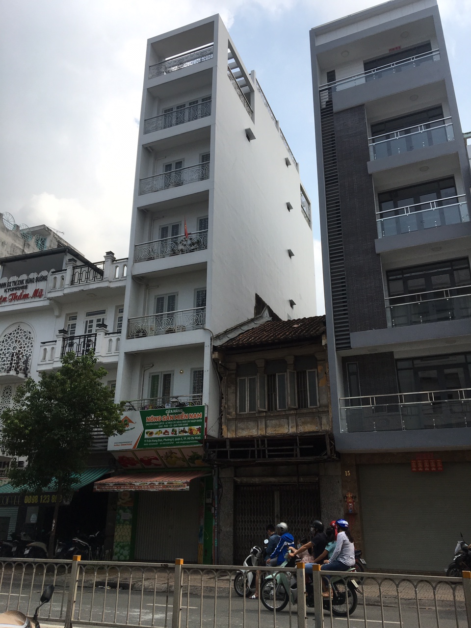 Bán nhà Mặt phố đường Tô Hiến Thành Q10; 7 tầng; 4x18m