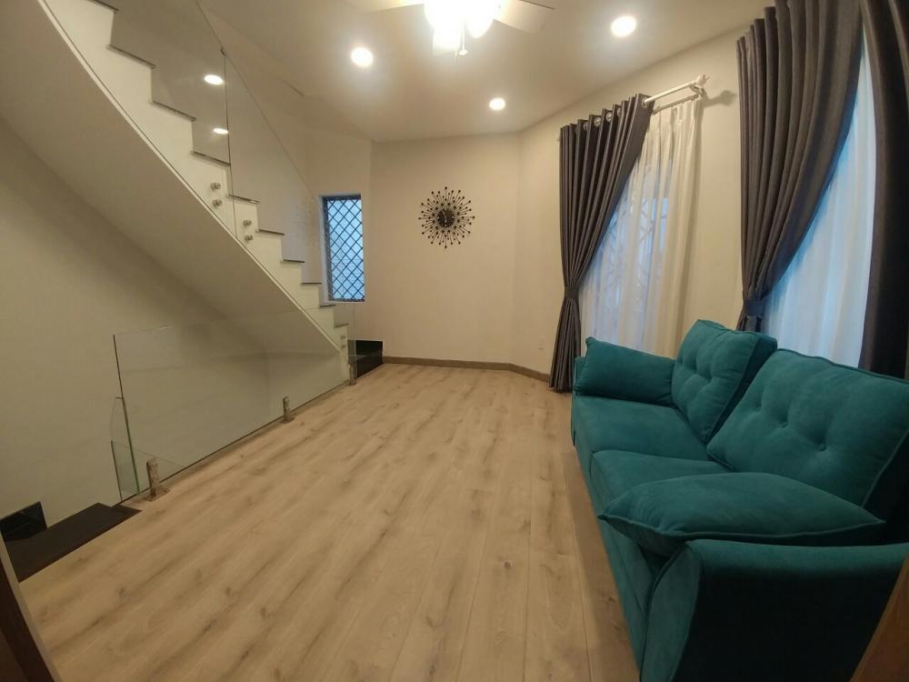 Bán nhà phố cách ngã 4 Nguyễn Đình Chiểu - Cao Thắng, 200m2