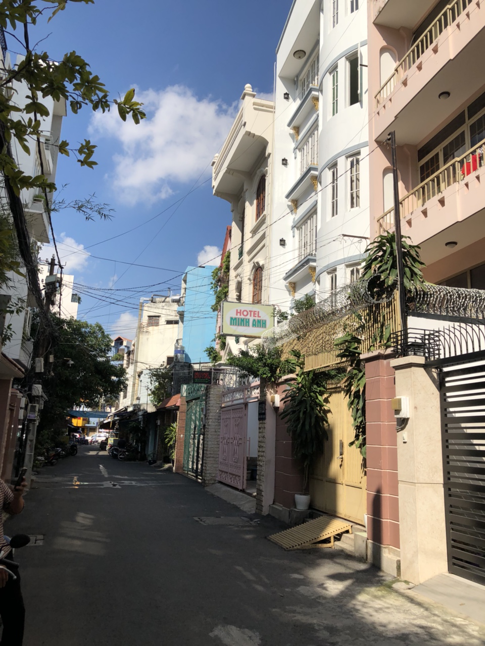 Bán nhà hẽm 6m đường CMT8 P.15 Q10. DT 3.6 x 16m vuông vức, giá 7.5 tỷ.