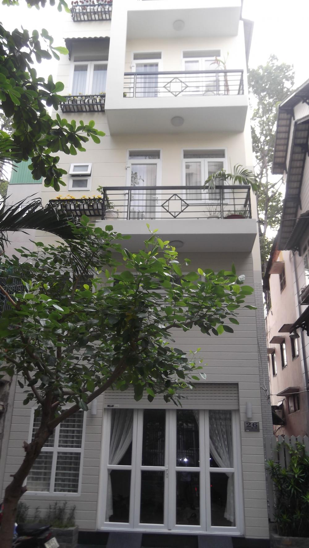 Bán nhà mặt phố phường Tân Định, Quận 1. DT: 4.4x16m, 3 lầu, giá bán 16,5 tỷ TL
