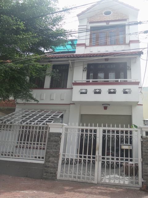 Bán nhà mặt tiền đường Trần Minh Quyền, Quận 10. DT: 3x11m, 2 lầu, giá 7.5 tỷ 