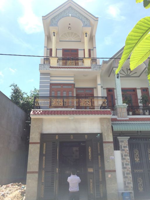 Do gia đình tôi định cư nước ngoài nên bán căn nhà 1 trệt 2 lầu, Nguyễn Văn Bứa, Hóc Môn