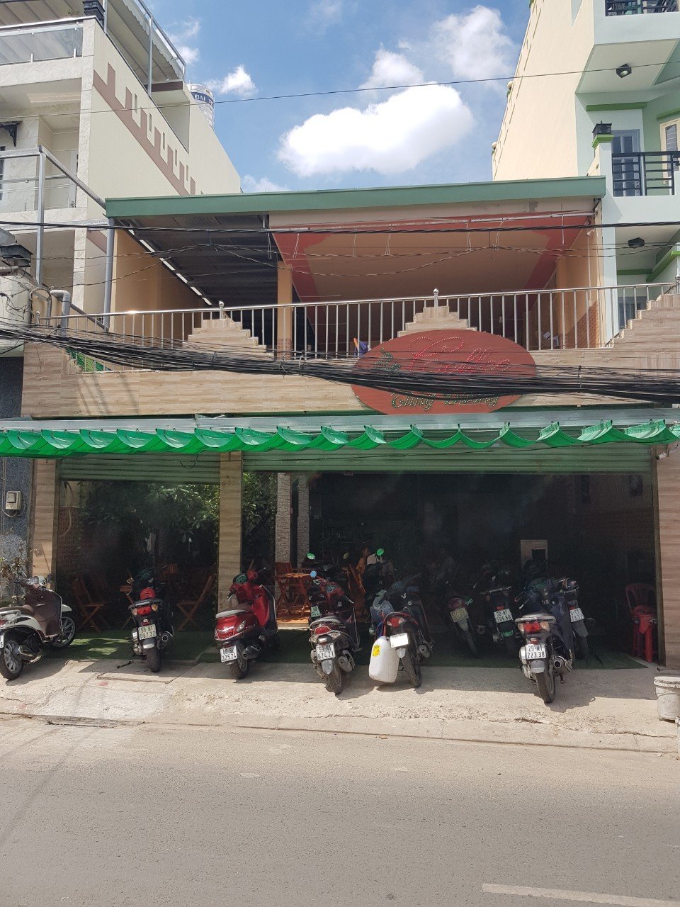 Bán nhà mặt tiền đang kinh doanh quán cafe đường số 8 - Lê Văn Quới, Dt 9 x 16m, giá 11.5 tỷ