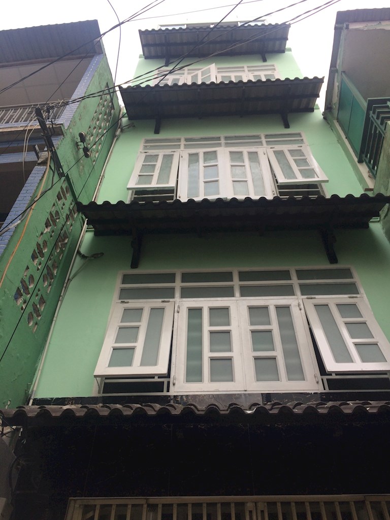 Bán nhà TT Quận, 1 trệt + lửng + 2 lầu + ST, đường Nguyễn Văn Đậu, P7, Quận Bình Thạnh, HCM