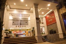 Bán khách sạn mặt tiền đường Yersin, Quận 1, 210m, H7Lầu, 50P. Giá rẻ chỉ 86 tỷ