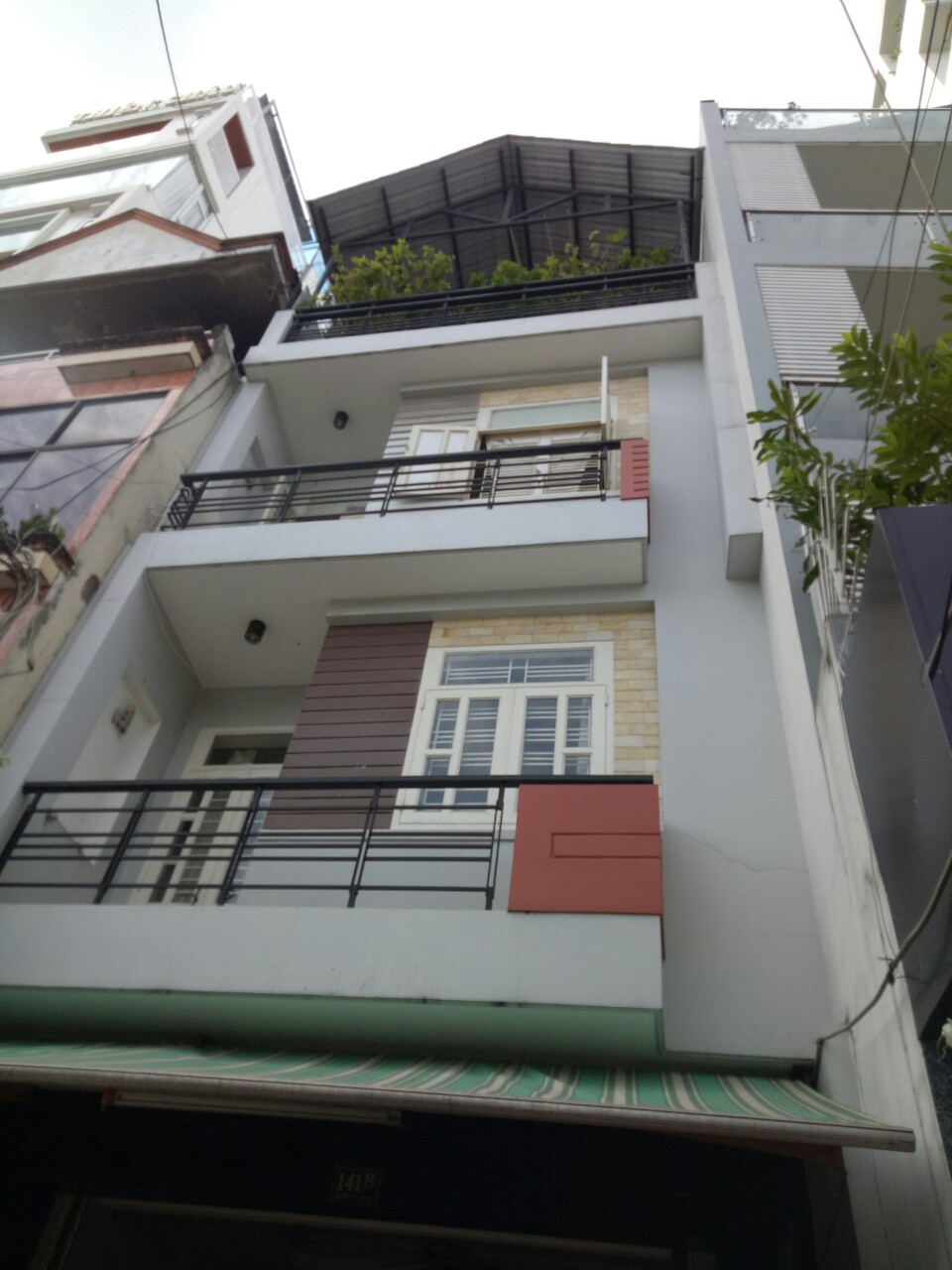 Bán gấp nhà 2 MT Đào Duy Từ, Q10, DT: 4,5*20m, công nhận 85m2, giá 18,