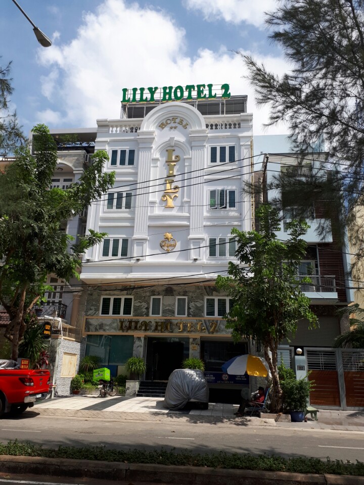 Bán khách sạn cao cấp khu Trung Sơn, DT 10x20m có 28 phòng rất đẹp. LH 0983105737