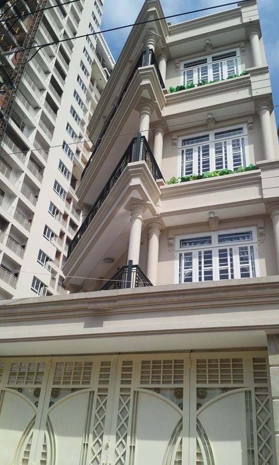 Bán nhà mặt tiền đường Calmette, P. Nguyễn Thái Bình, Q1. DT: 4mx18m, trệt lửng 3 lầu, giá 43 tỷ