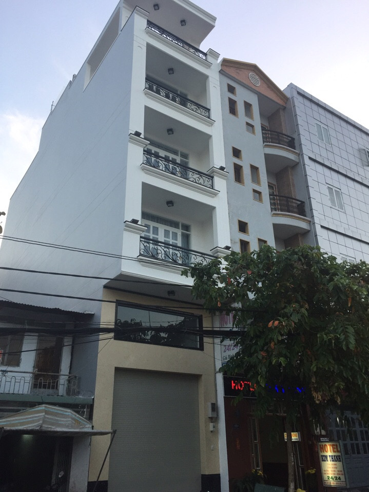Nhà HXH đường Thành Thái, DT 5.2x18m, trệt 3 lầu với giá chỉ 14 tỷ TL