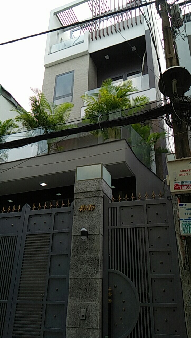 Cần tiền bán gấp căn nhà mặt tiền Đồng Nai, quận 10 (11x13m) 5 lầu thuê 80 triệu/tháng