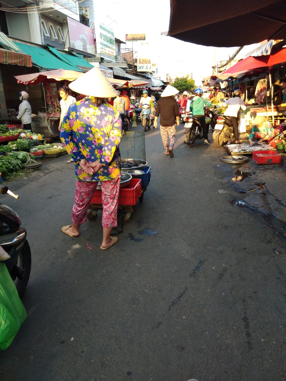 Bán nhà mặt tiền chợ Ấp Chiến Lược, Bình Tân