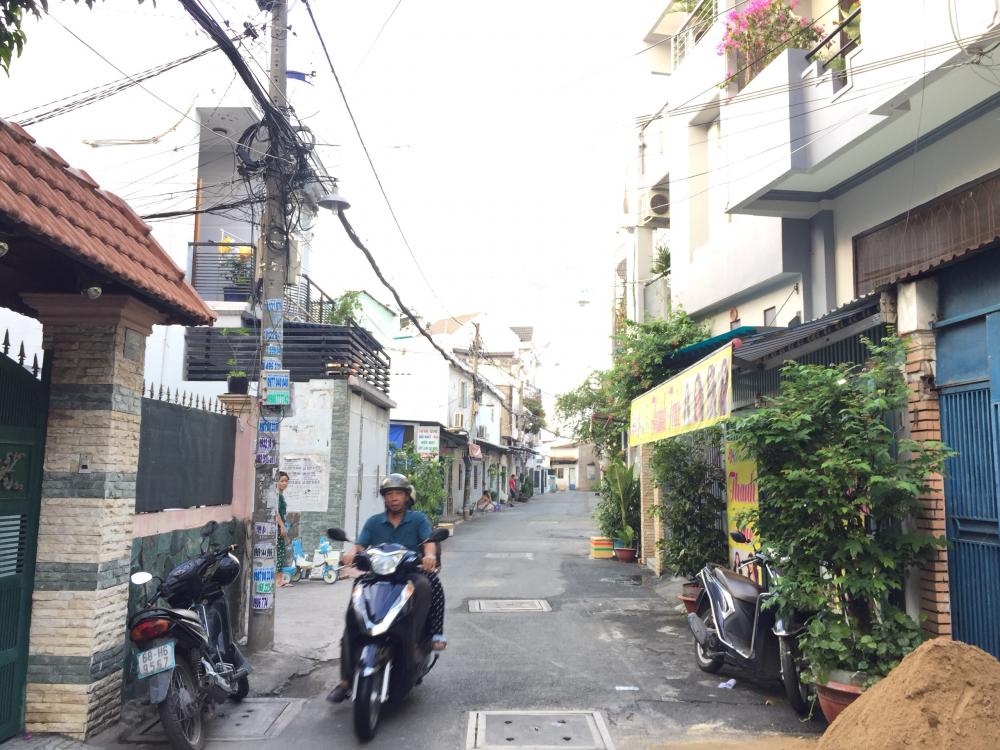 Bán nhà đúc 3.5 tấm hẻm nhựa 6m thông đường Tân Sơn Nhì, Quận Tân Phú