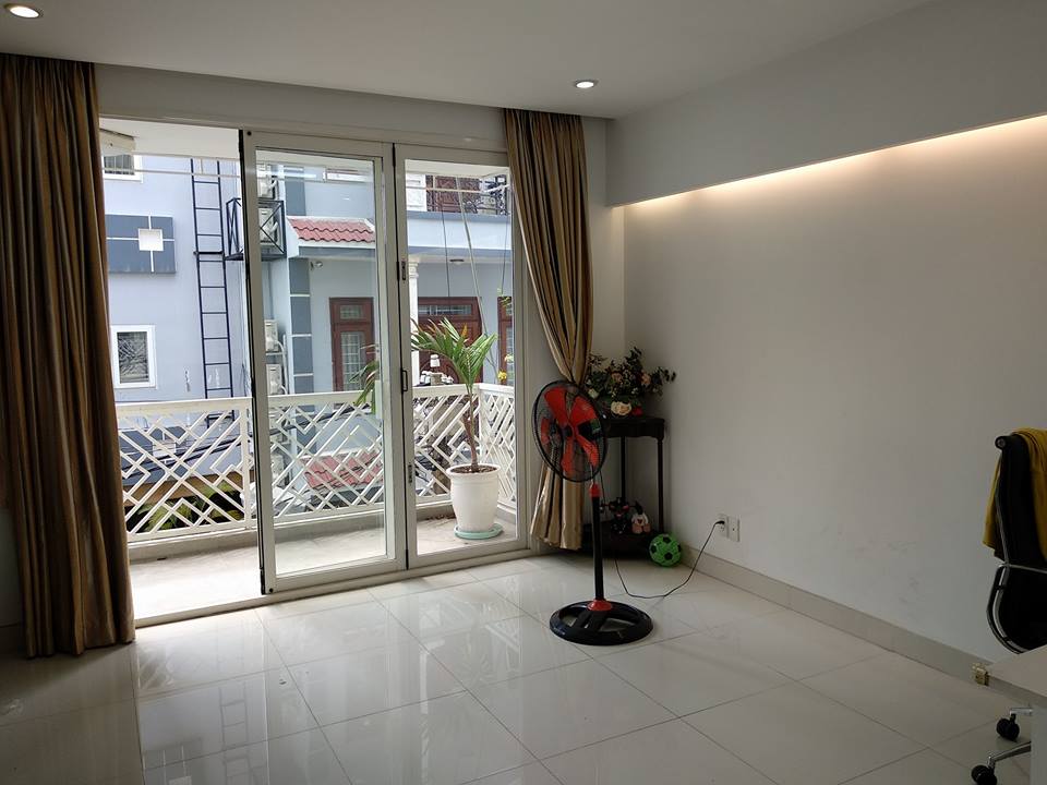Bán nhà HXH Lê Văn Sỹ, 60m2, MT 5m, 4 tầng, giá chỉ 7,5 tỷ