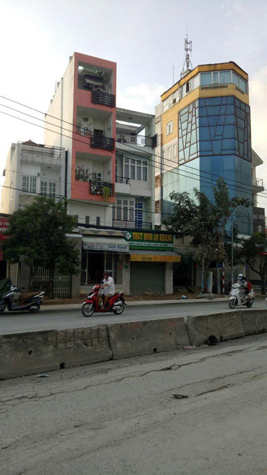 Bán nhà mặt tiền Huỳnh Tấn Phát, P. Tân Phú, Quận 7
