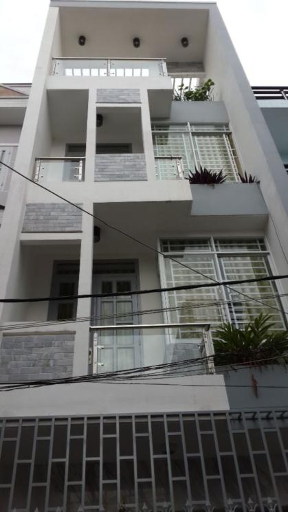 Bán nhà 606 đường 3 Tháng 2, DT: 4.2x10m, giá chỉ hơn 8 tỷ 