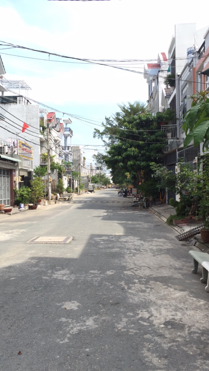 Nhà mới vị trí mặt tiền xe hơi quay đầu trước cửa, khu phát triển bậc nhất Nhà Bè, Sài Gòn Mới