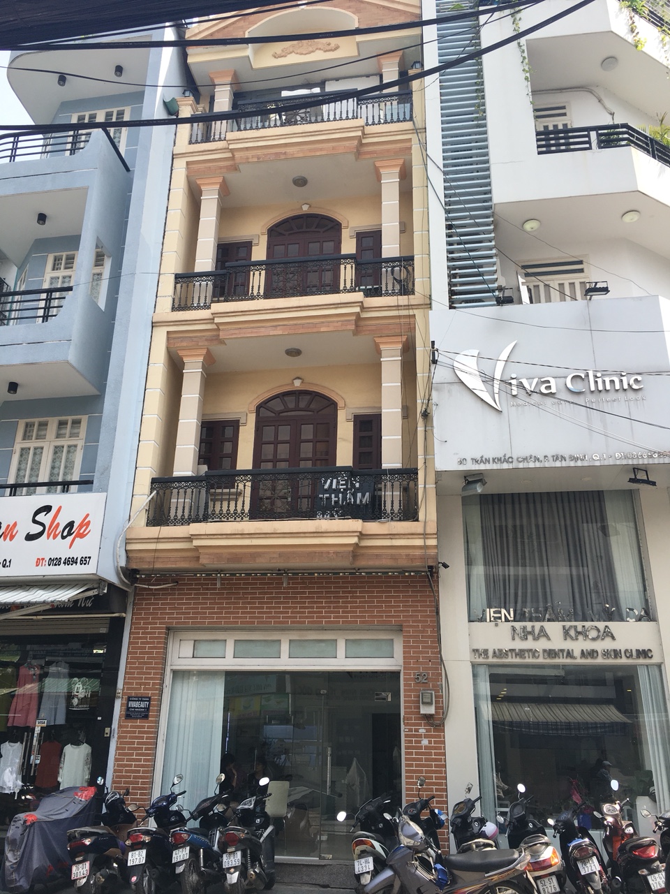 Bán khách sạn Trần Hưng Đạo, Quận 1, 15 phòng doanh thu 200 triệu/tháng, giá chỉ 27,5 tỷ