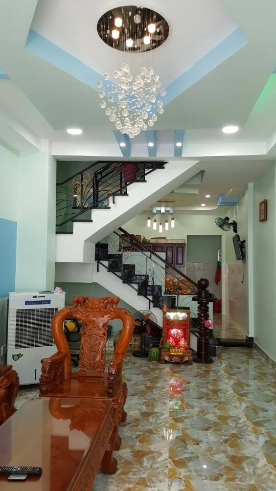 Gia đình bán gấp nhà đường Phan Văn Hân, P.17, DT (4x15m), nhà 2 lầu, giá chỉ 9 tỷ. 0932 550 374
