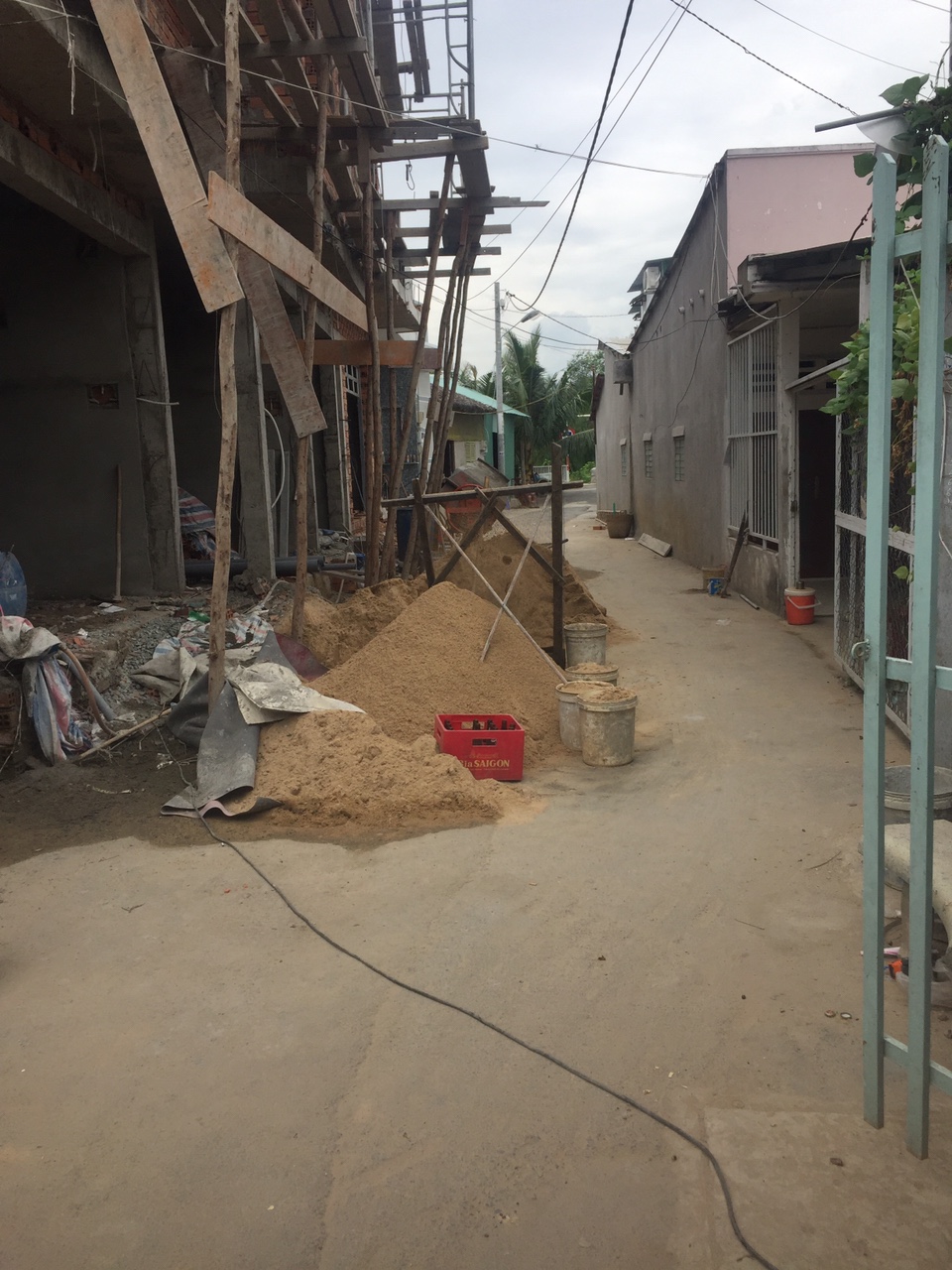 Bán nhà mới xây đang hoàn thiện hẻm 6m Huỳnh Tấn Phát, Nhà Bè, DT 3,2x7m, 3 lầu. Giá 1,19 tỷ