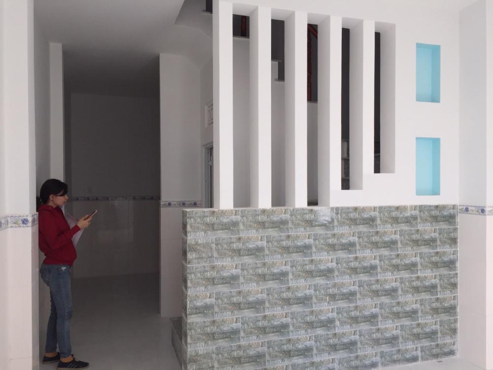 Cần bán gấp căn nhà mới mua, mặt tiền đường Đoàn Nguyễn Tuân, giá 850tr