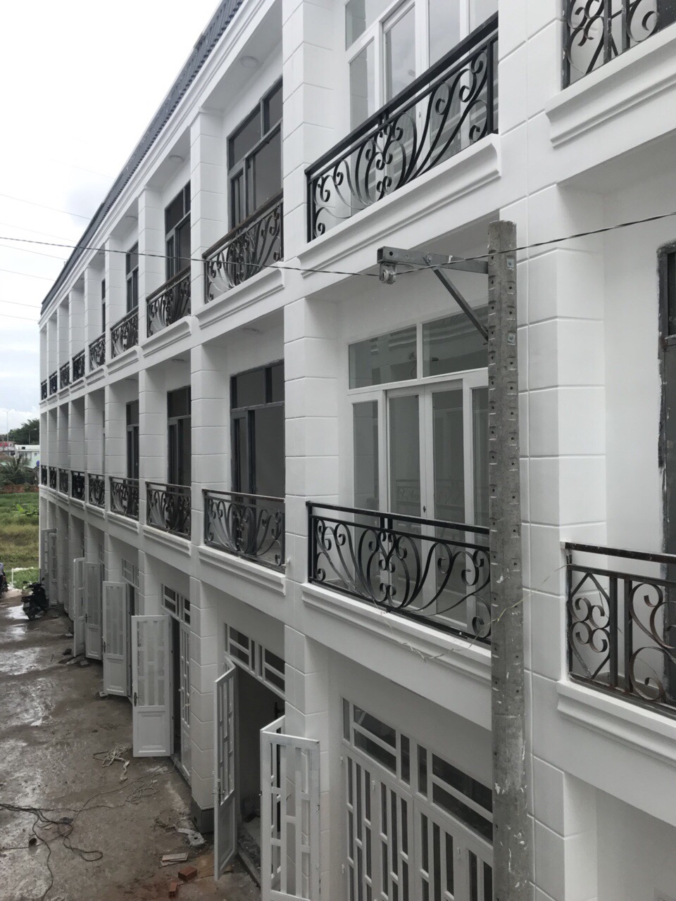 Bán nhà 3 tầng ngã tư Ga, Tô Ngọc Vân, giá 1,5 tỷ