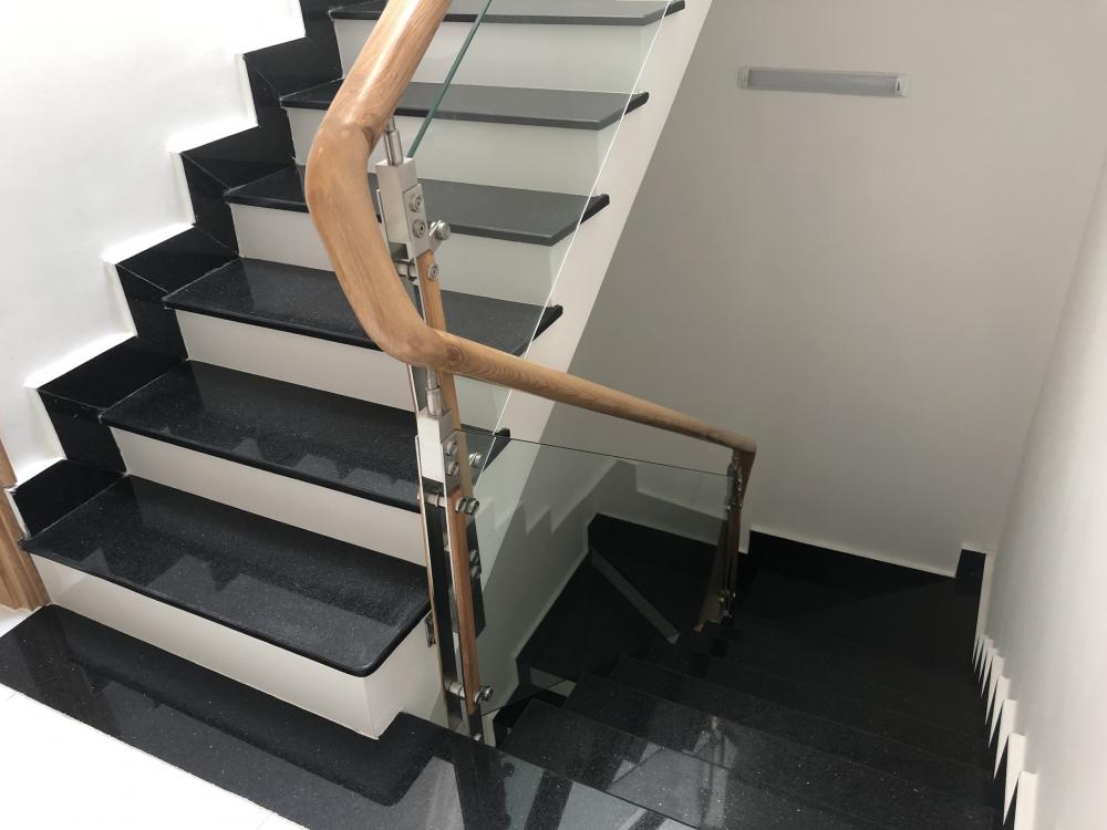 Bán gấp hẻm 8m đường Phan Văn Trị, P5, Gò Vấp, DT 4x14m, 4 lầu, ngay E- Mart, Vincom, chỉ 7.6 tỷ