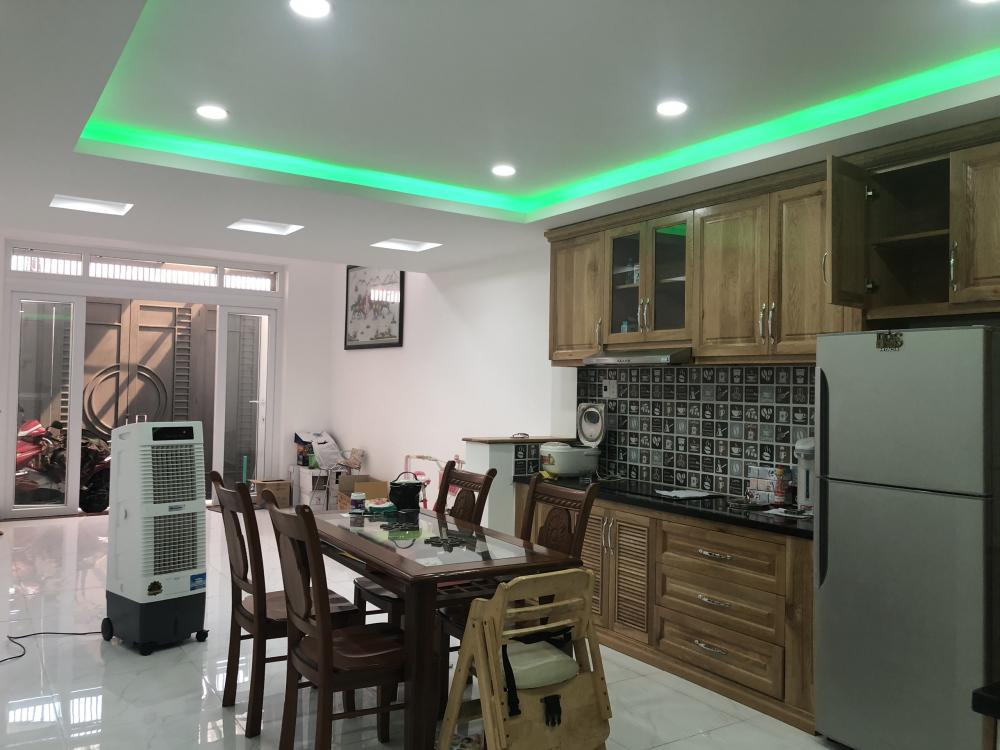 Bán gấp hẻm 8m đường Phan Văn Trị, P5, Gò Vấp, DT 4x14m, 4 lầu, ngay E- Mart, Vincom, chỉ 7.6 tỷ