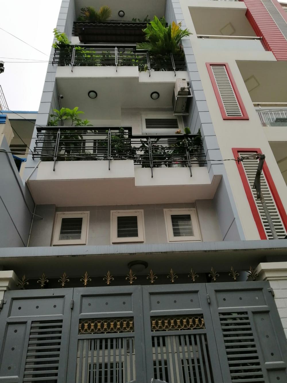 Bán nhà mặt tiền 190 Lê Lai, Phường Bến Thành, Quận 1. DT: 4m x 16m, giá 30 tỷ, LH: 0909366493