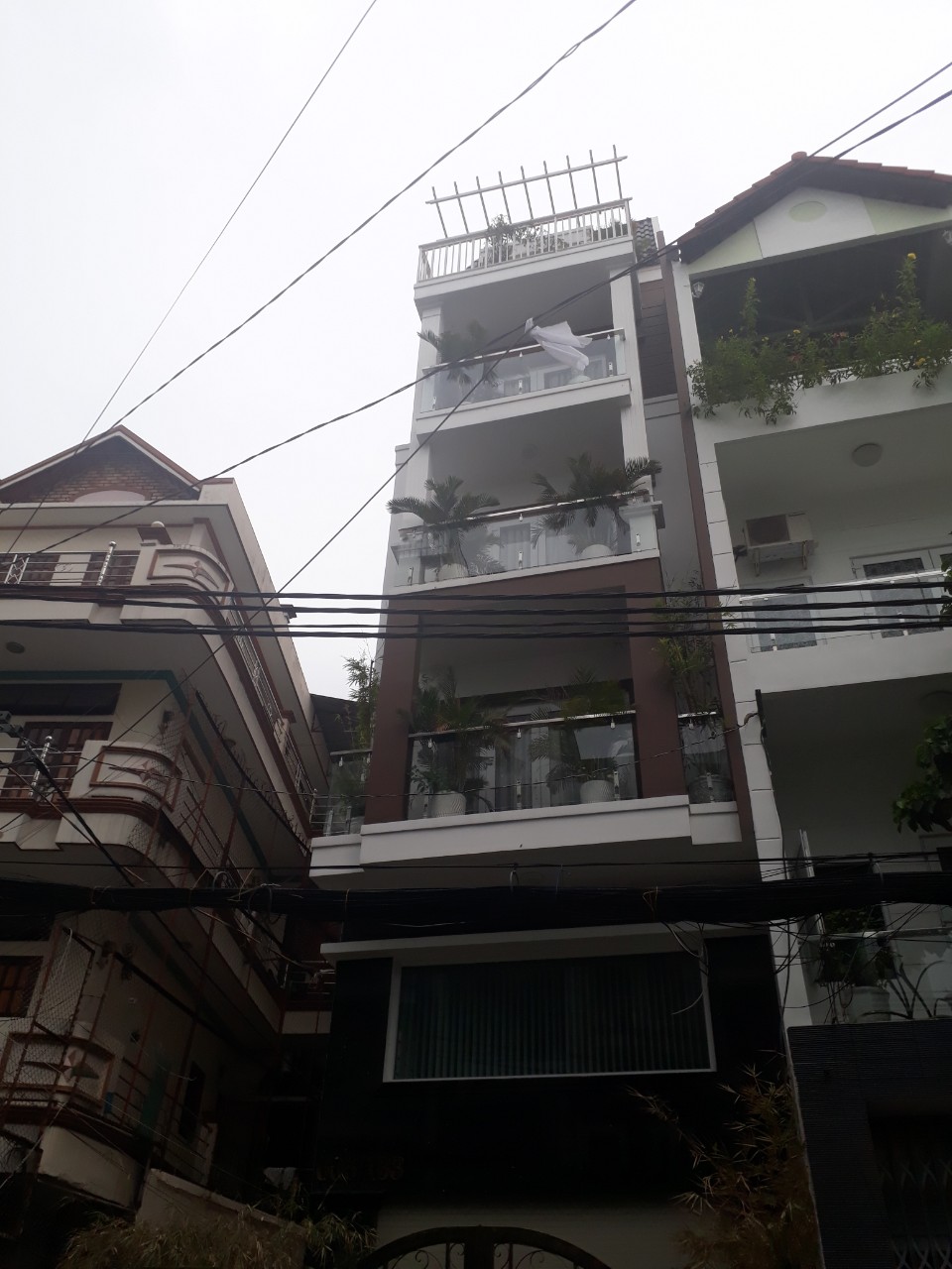 Chính chủ cần bán gấp nhà mặt tiền Lê Hồng Phong, Phường 10, Quận 10