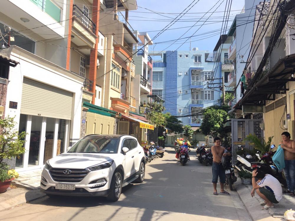 Bán nhà mặt tiền đường HXH Quận Phú Nhuận, DT: 45m2, giá chỉ 4,6 tỷ